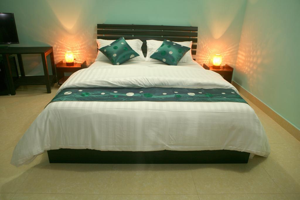 Equa Reef Maldives Hotel Addu City Exterior foto