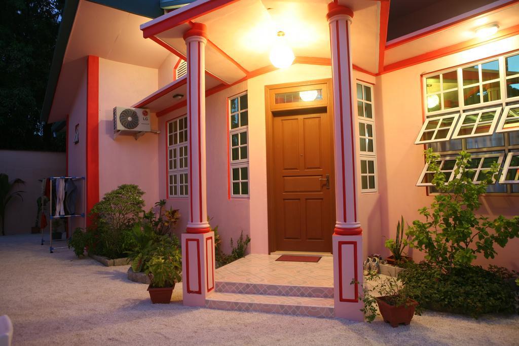 Equa Reef Maldives Hotel Addu City Exterior foto