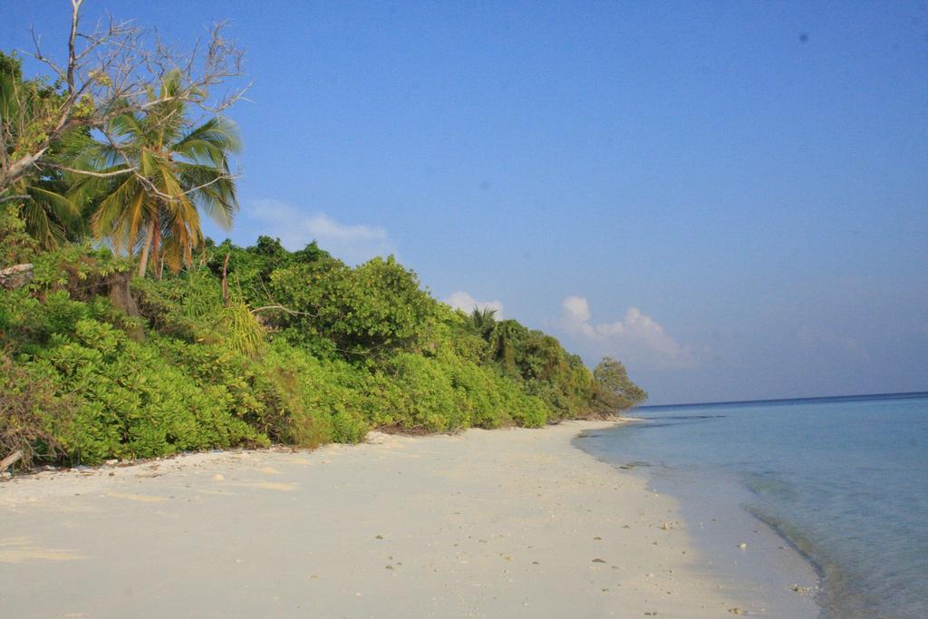 Equa Reef Maldives Hotel Addu City Exterior foto